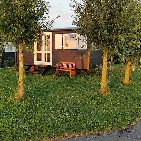 Op De Terp Bed & Breakfast Werkendam