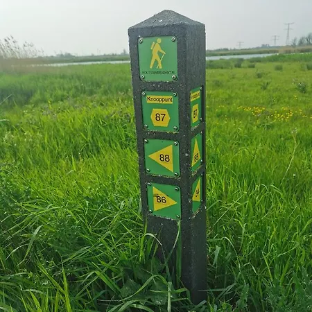 Op De Terp Frühstückspension *