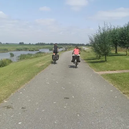 Op De Terp Hotel Werkendam