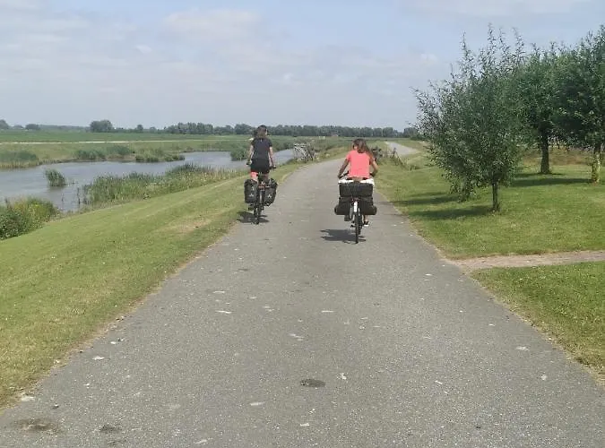 Op De Terp Hotell Werkendam